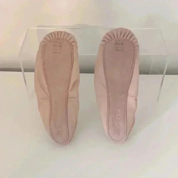 NWOT SoDanca  Ballet Slippers in Size 2 - Picture 2 of 3